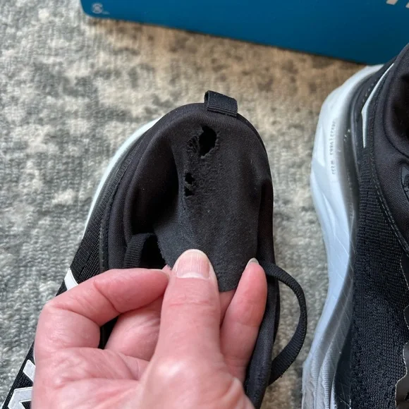 Women’s Hoka Bondi 8 Black & White, sz. 8 - Picture 6 of 9